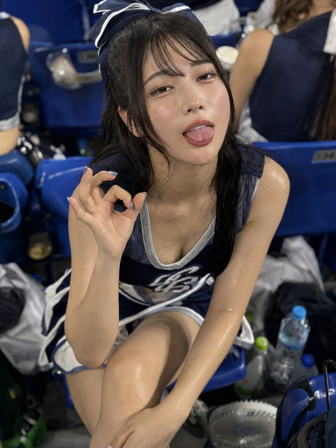 誘うチアガール
