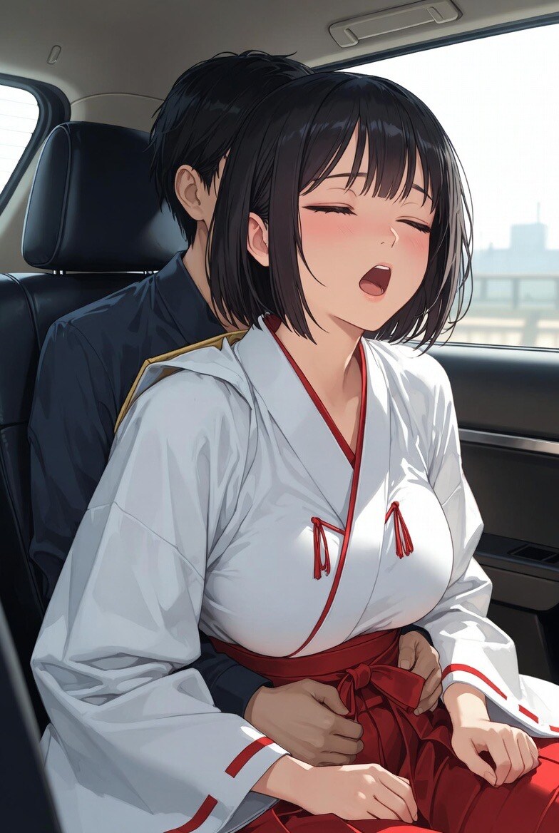 後部座席の巫女さん