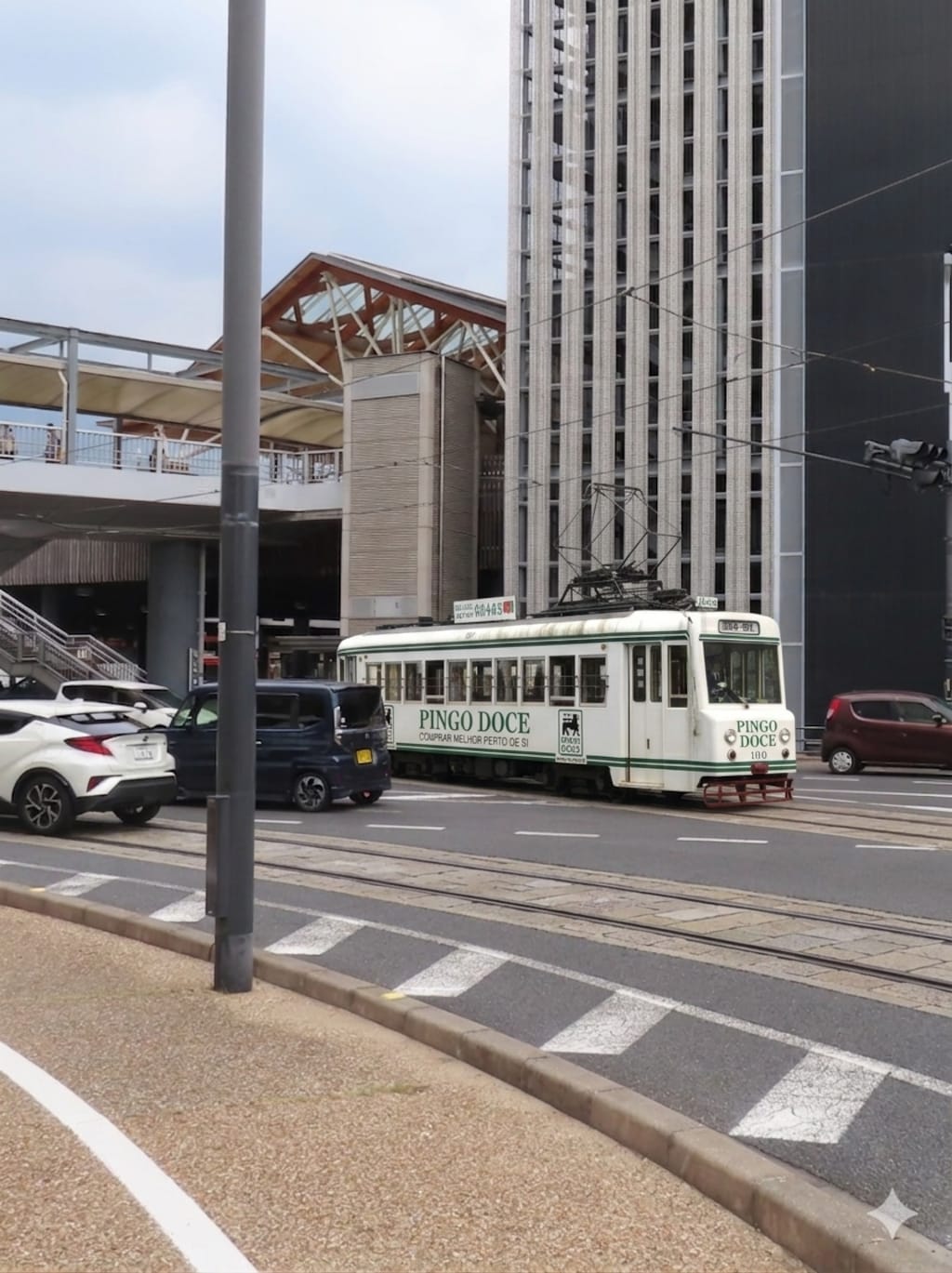 岡山駅前と岡山城の麓