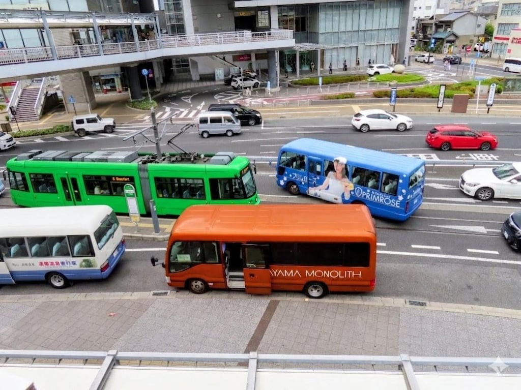 岡山駅前と岡山城の麓
