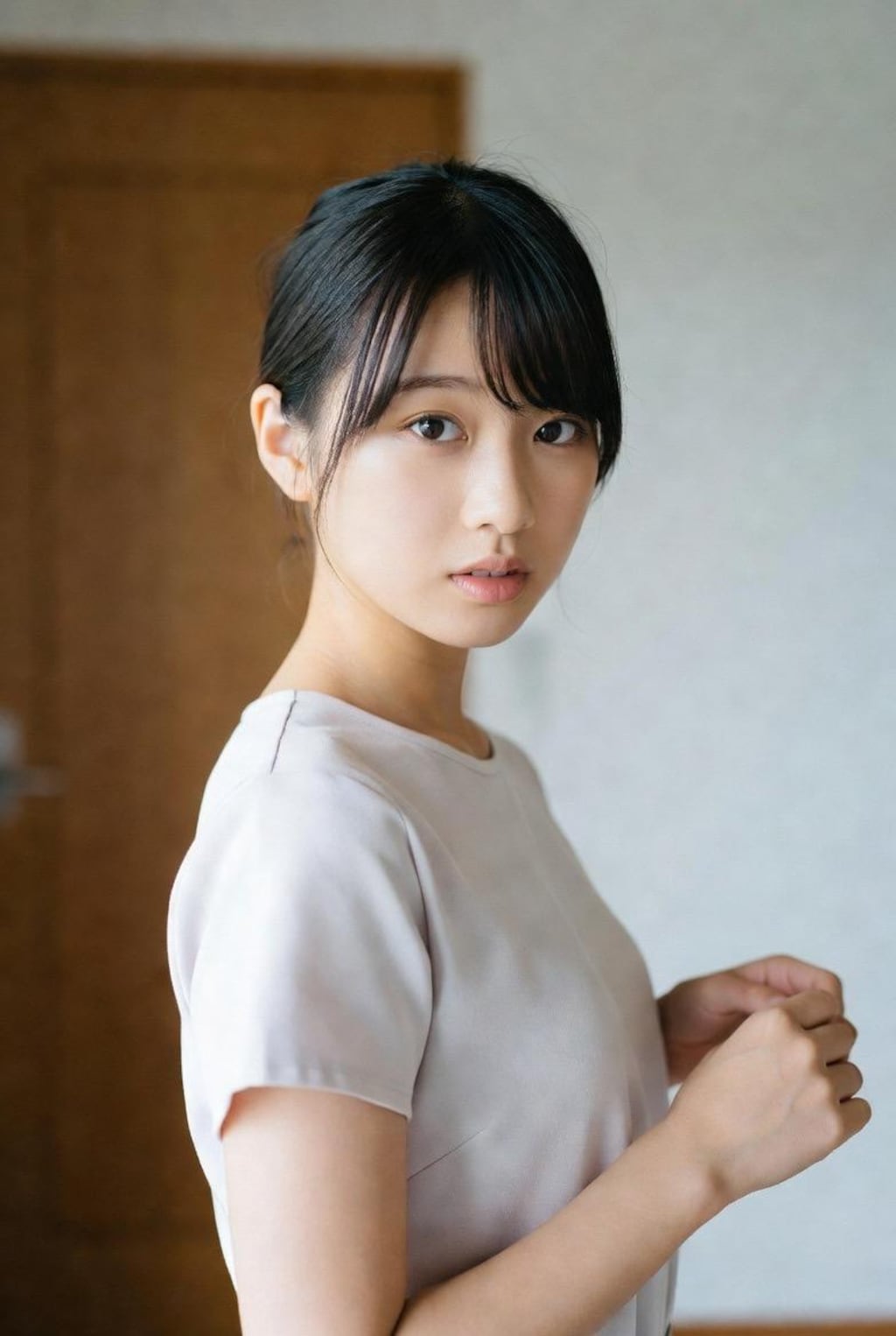 白シャツ→トップレス