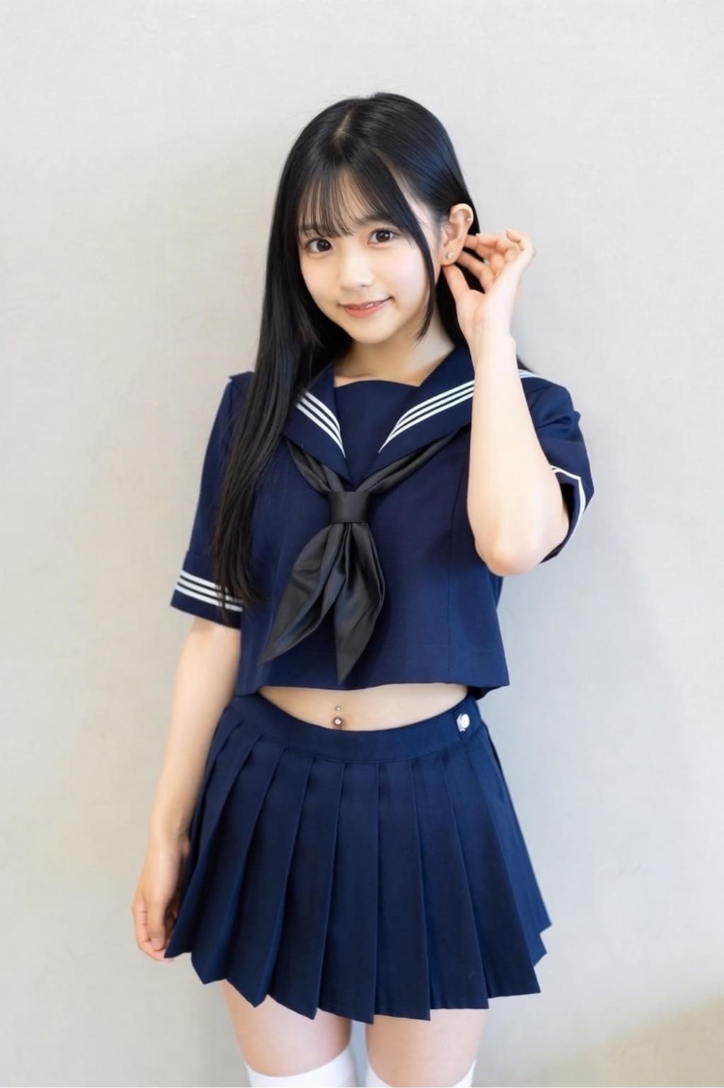 セーラー服とピアス
