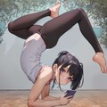 スマホながら見ヨガ少女 2枚目