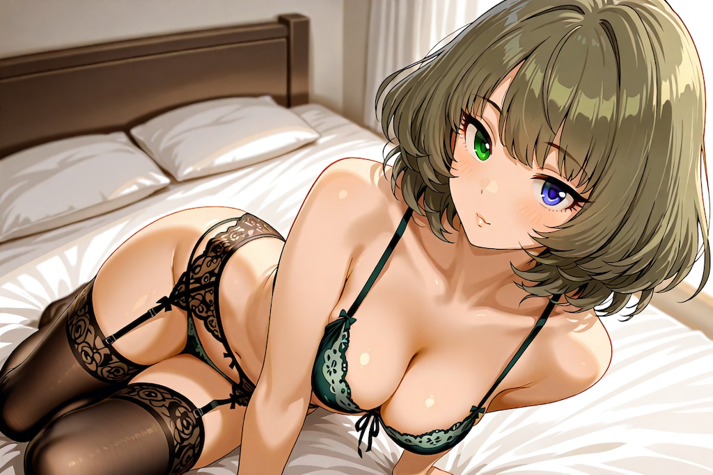 下着姿でベッドに座る楓さん