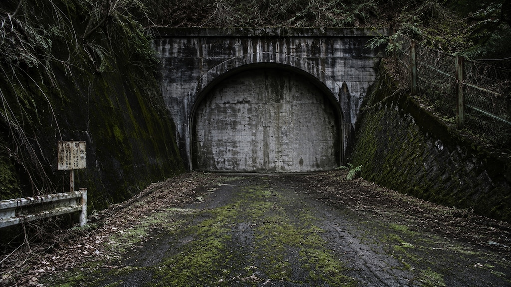 廃トンネル