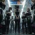 ぴっちり衣装電車露出×サイバーパンク 9枚目