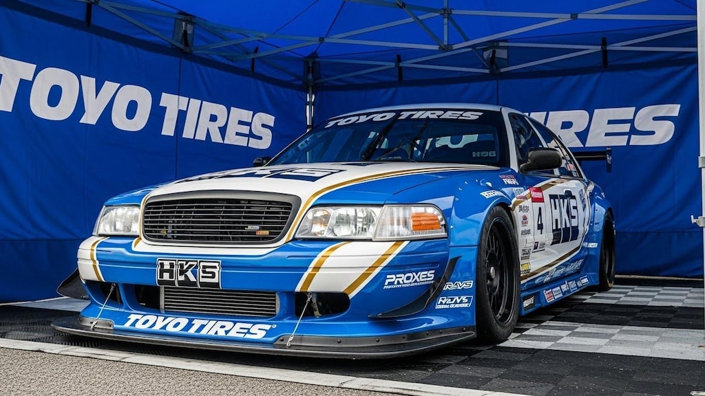 トーヨータイヤフォ―ドクラウンビクトリア