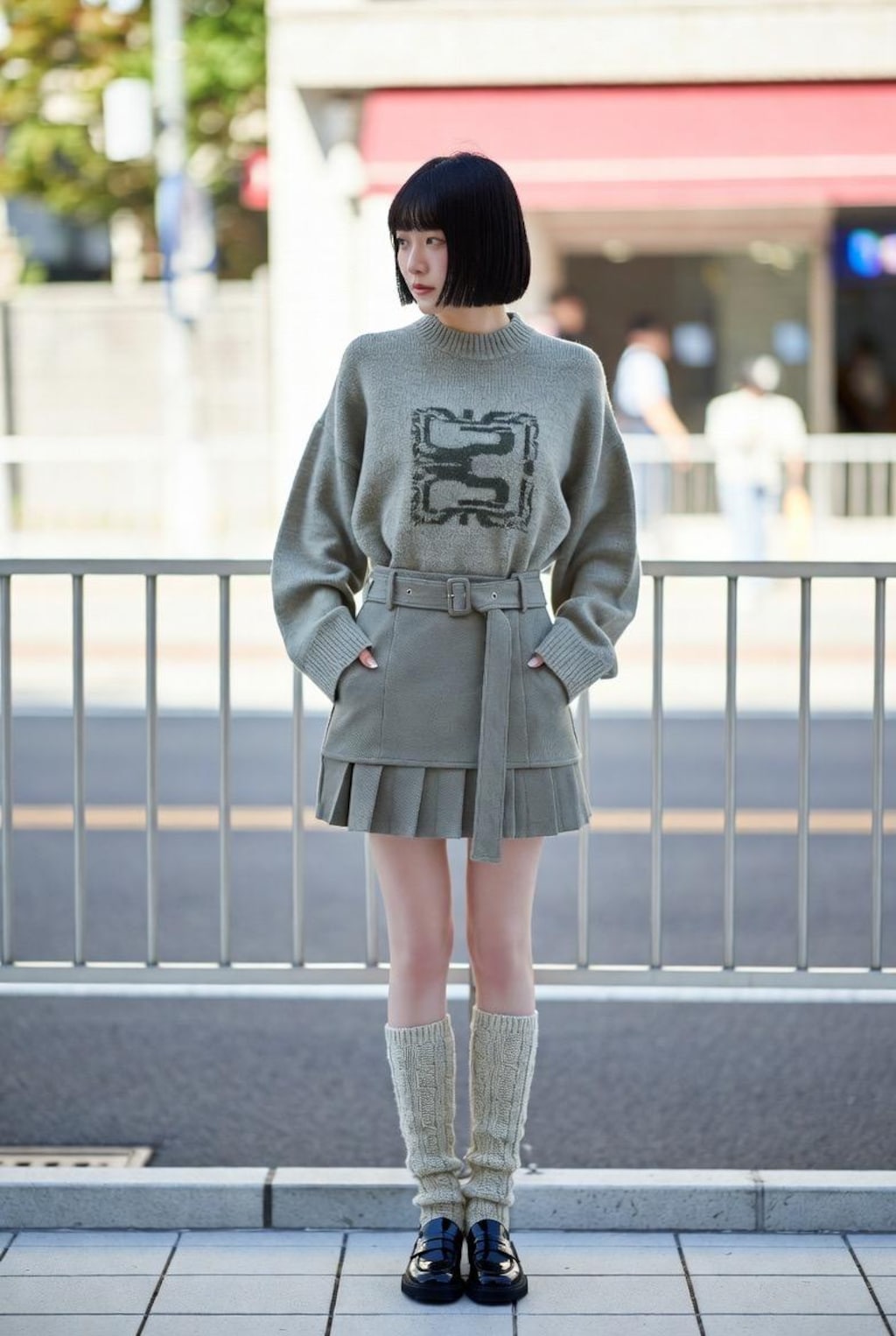 ボブカットの女子３