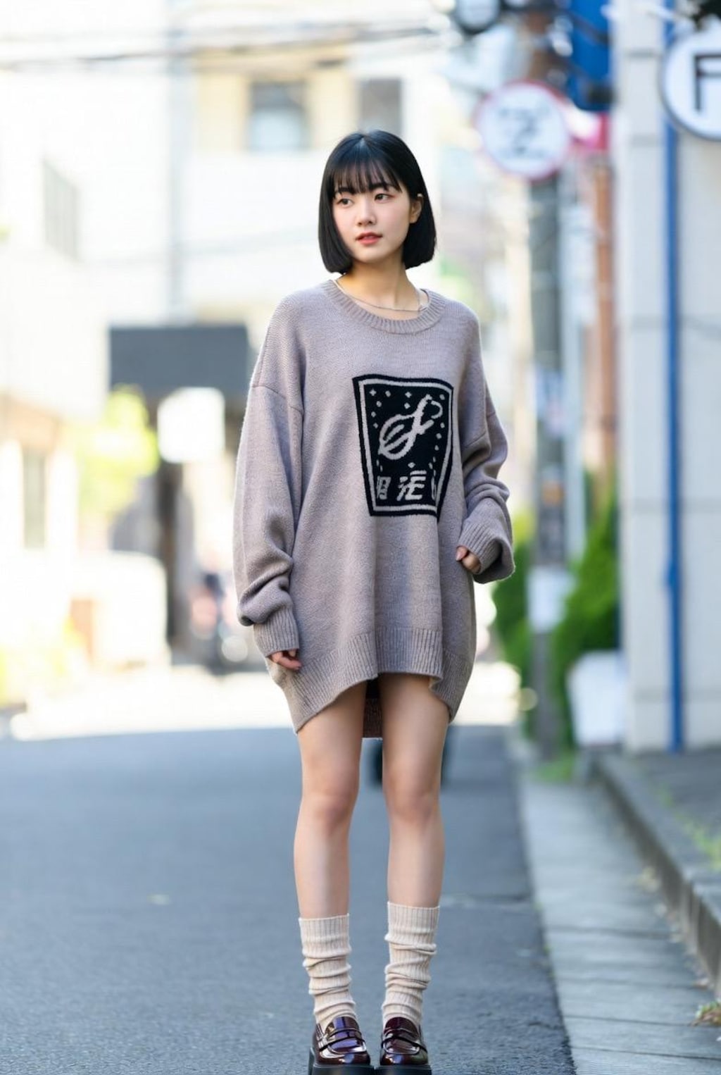 ボブカットの女子３