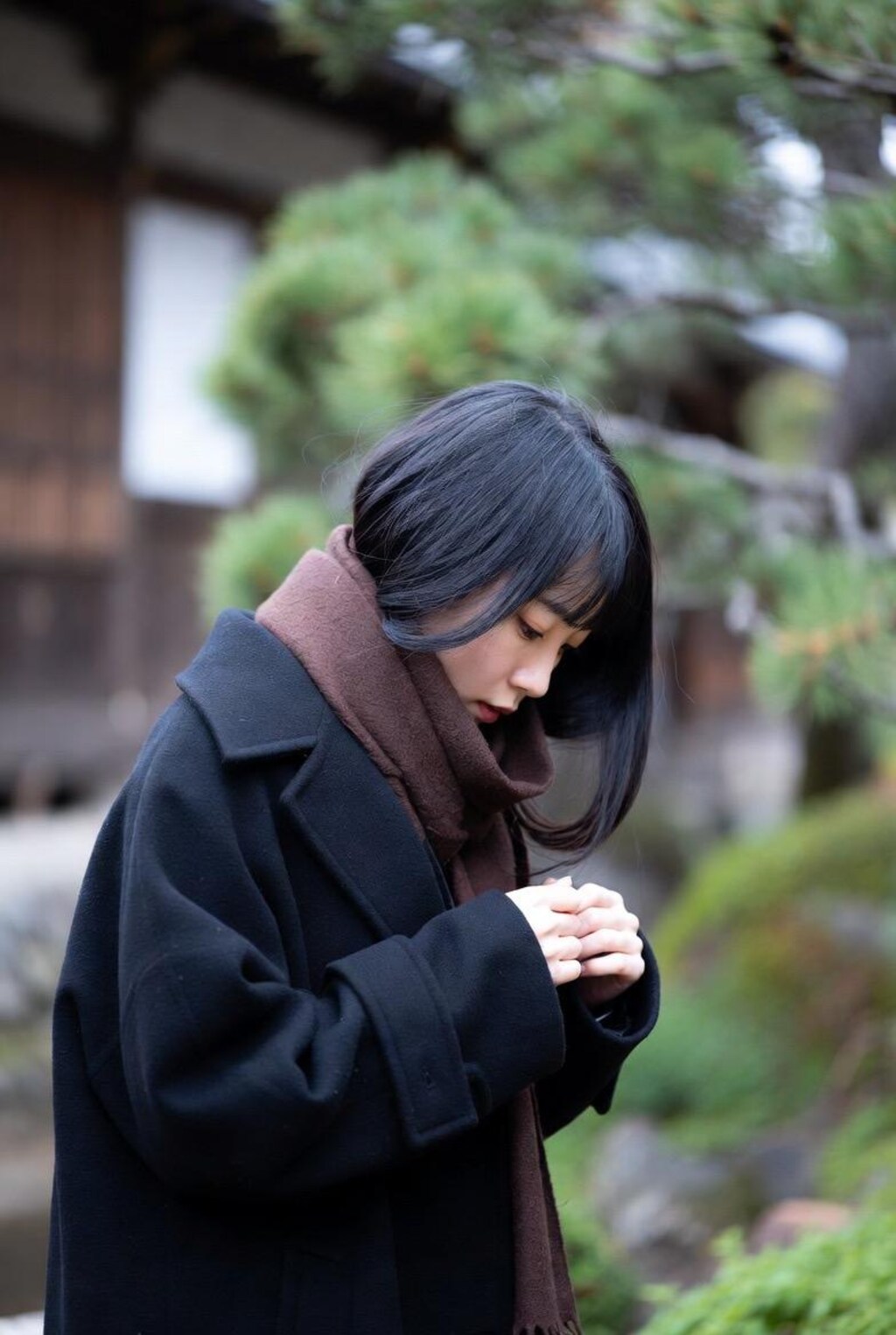 黒コートの女の子
