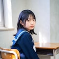 セーラー服と椅子 12枚目