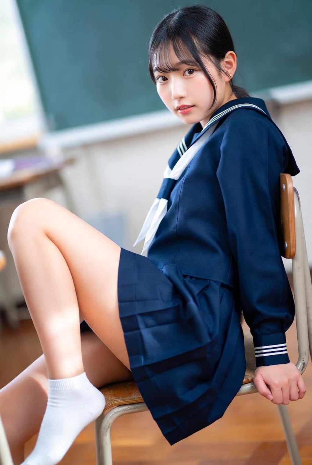 セーラー服と椅子