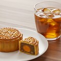 デザートの月餅とウーロン茶 4枚目