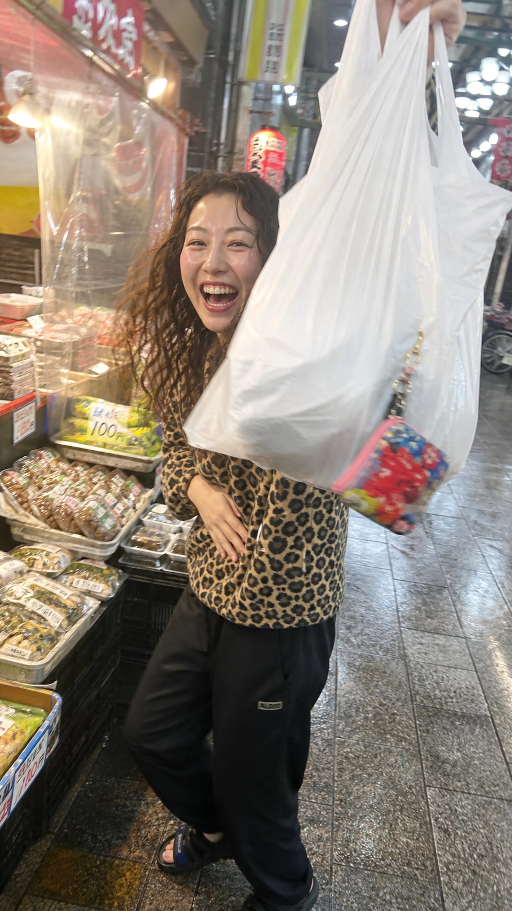 Candy Hand in Osaka Alley