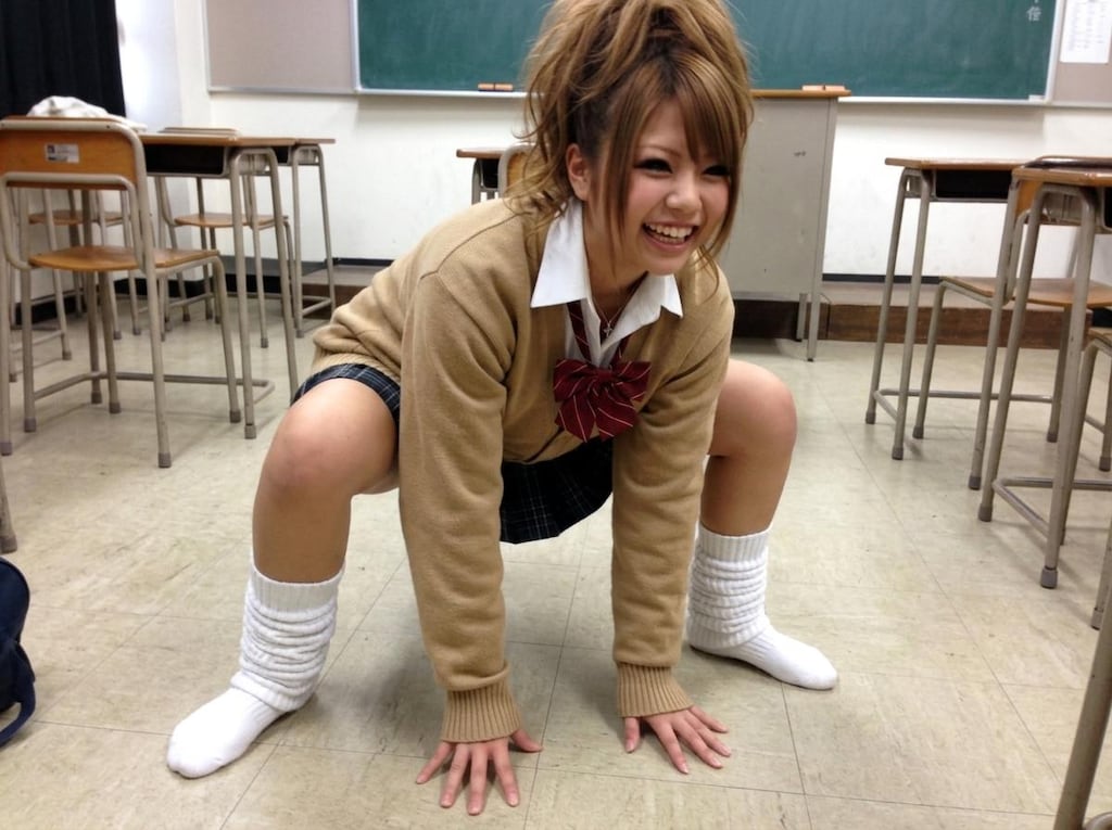 ガニ股ギャル