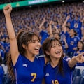 スタジアムの勝利の女神たち！全力応援サポーター 2枚目