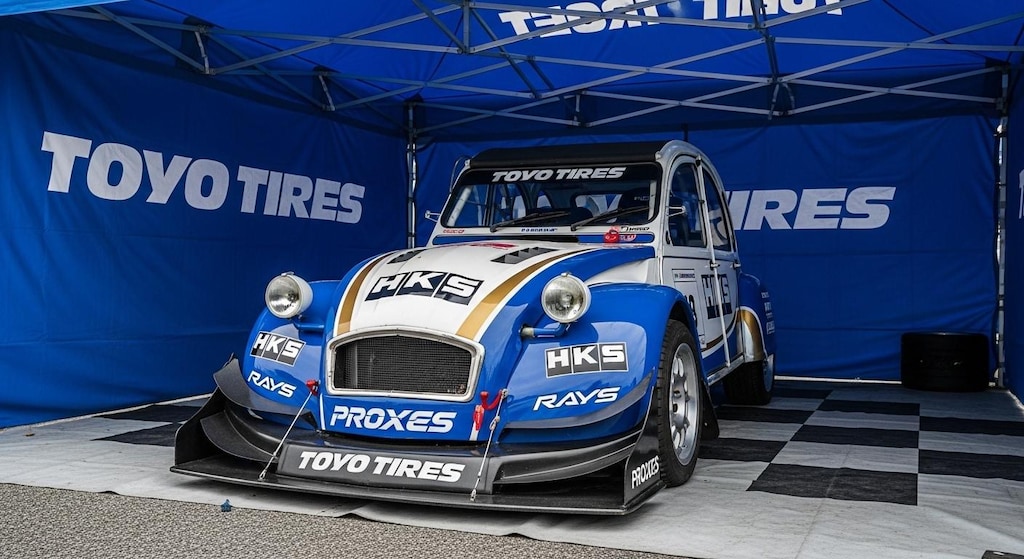 トーヨータイヤシトロエン2CV