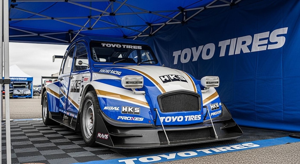 トーヨータイヤシトロエン2CV