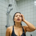 競泳美女、シャワー中 4枚目