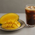 デザートのマンゴーとアイス珈琲のセット 4枚目