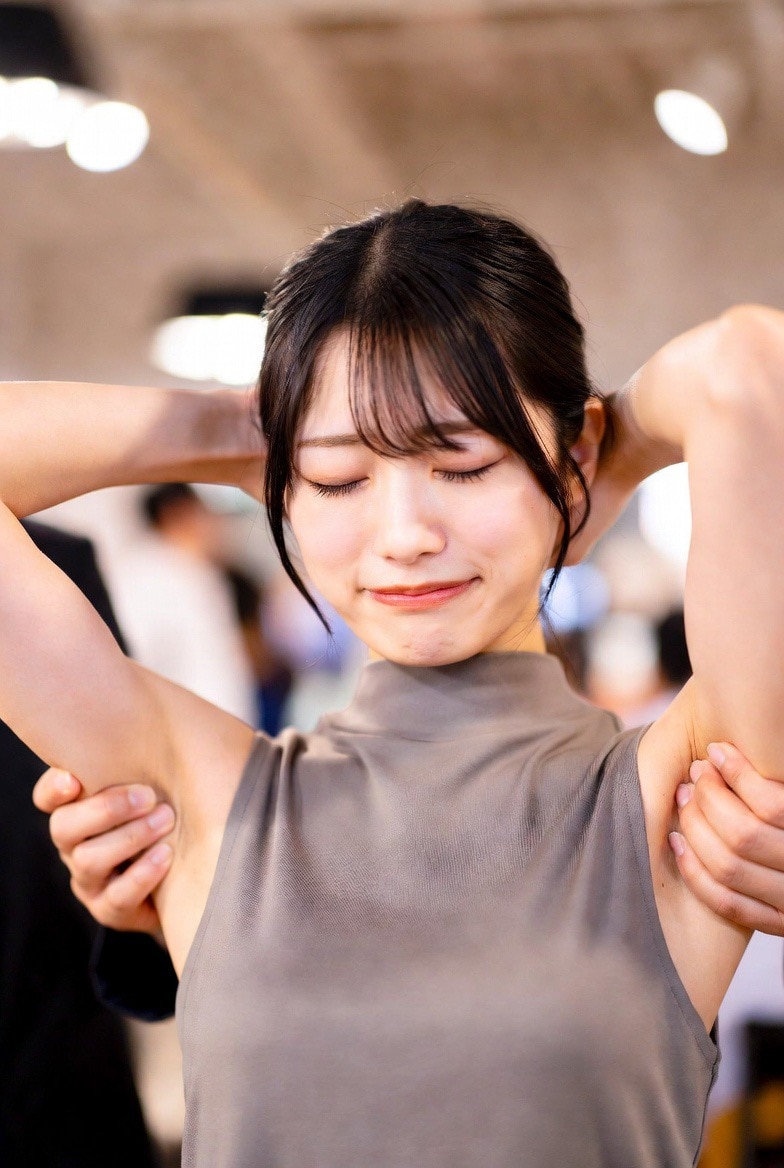 くすぐり我慢アナウンサー