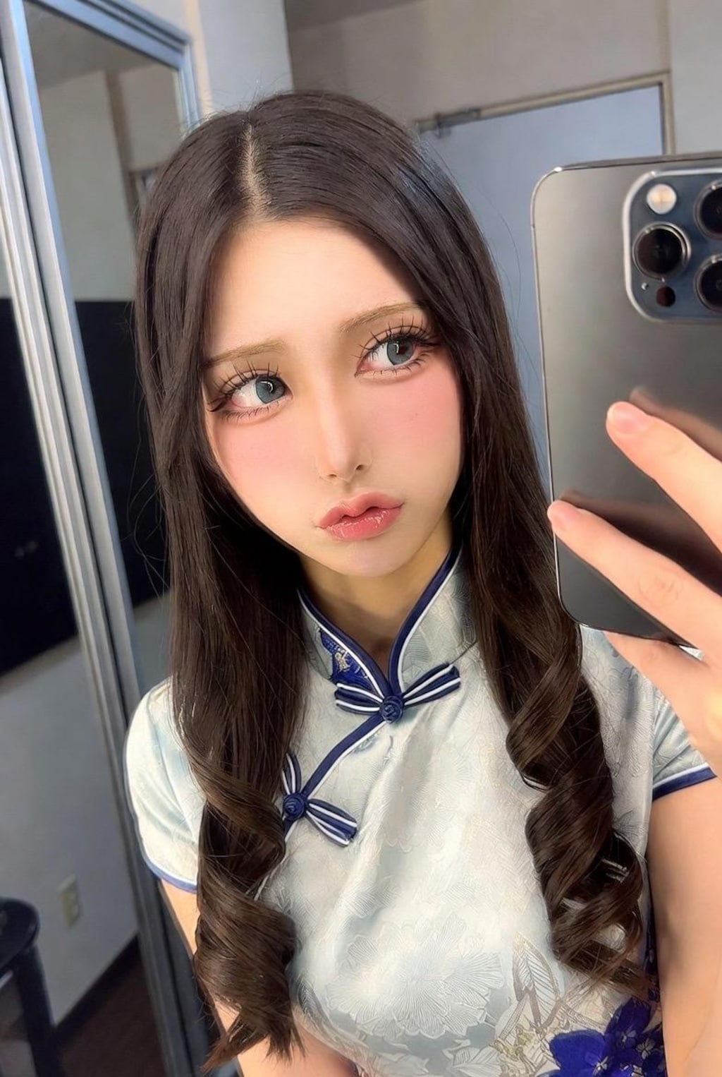 チャイナ服ギャル