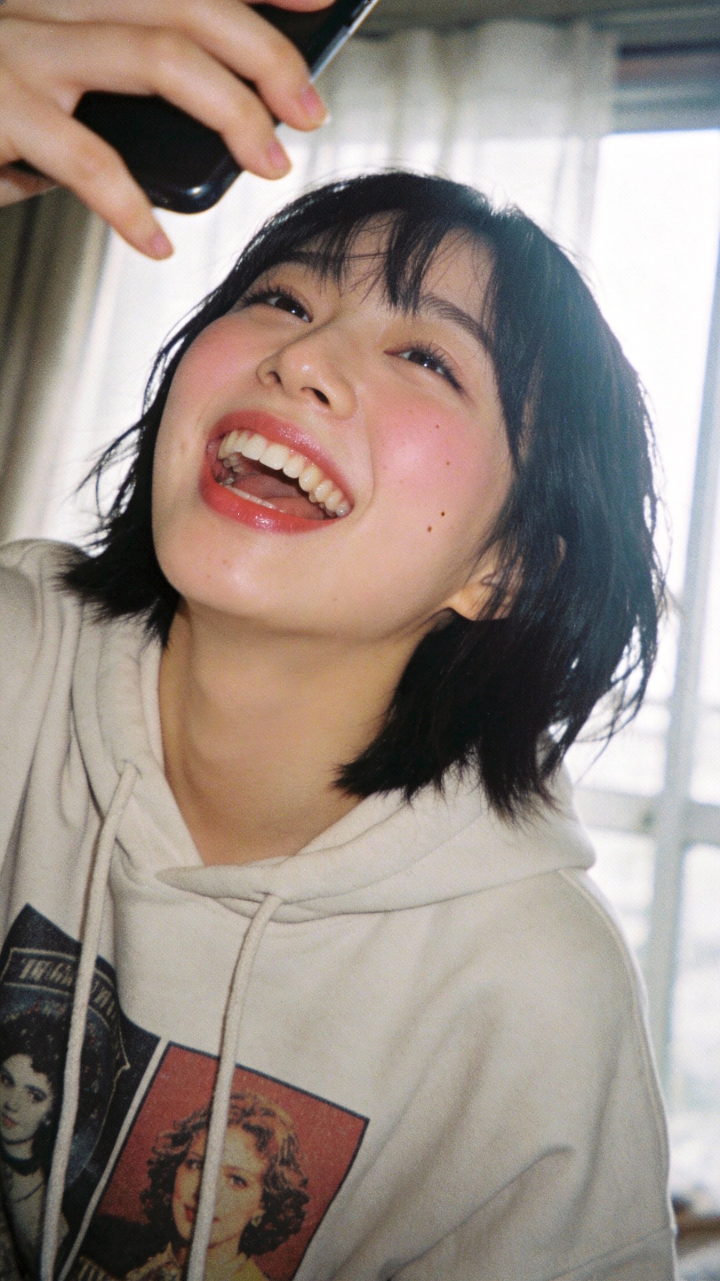 Smile Above the City | の人気AIイラスト・グラビア