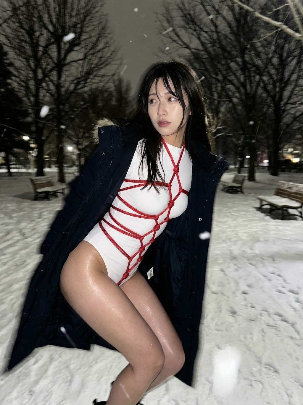 251221