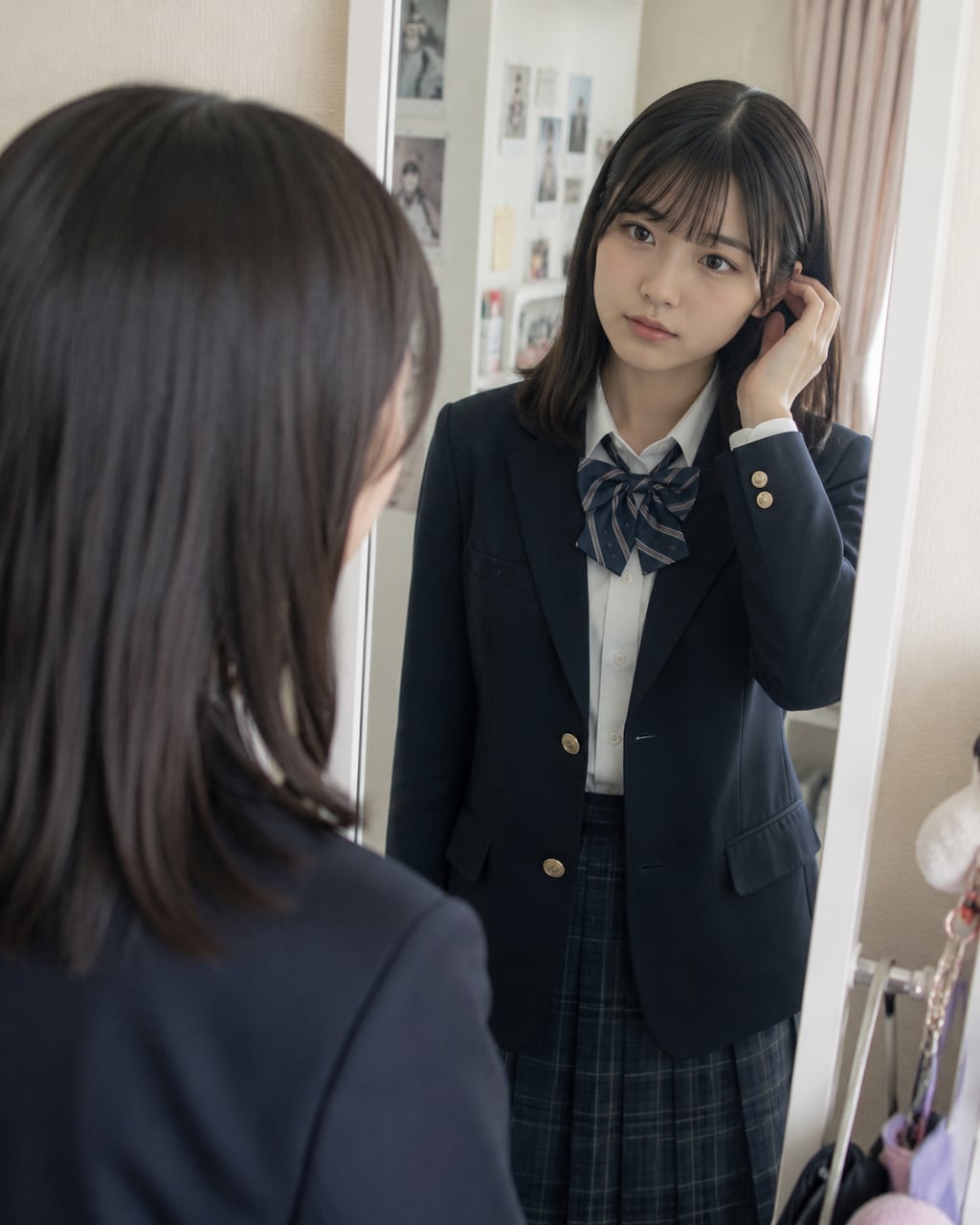 鏡に映る女の子