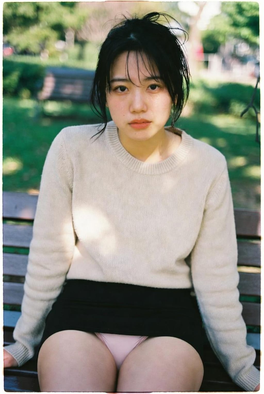 公園女子大生パンチラ①