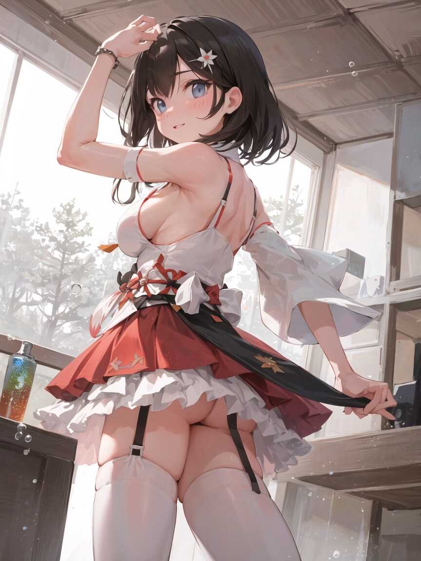 かっこいいポーズのつもりがお尻見えちゃっている巫女