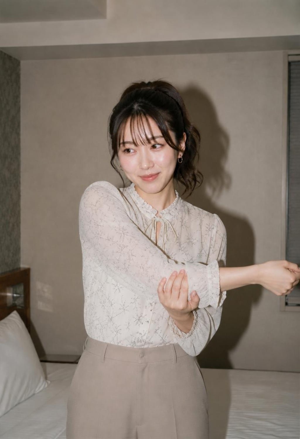 お堅い仕事の女性の私服グラビア