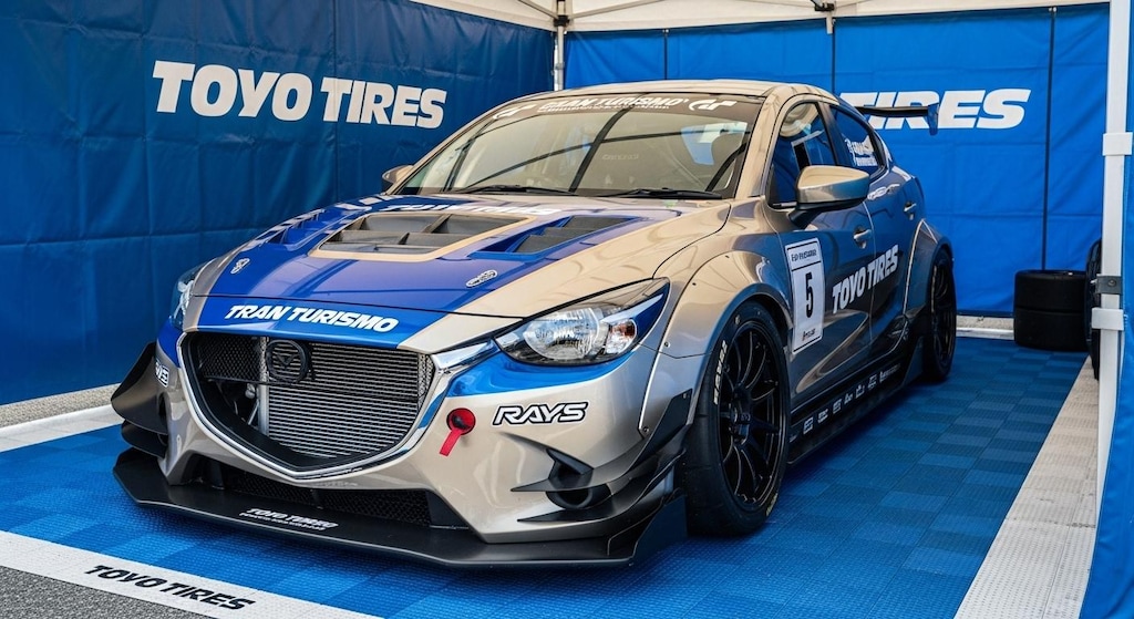 トーヨータイヤマツダ2