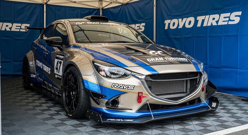 トーヨータイヤマツダ2