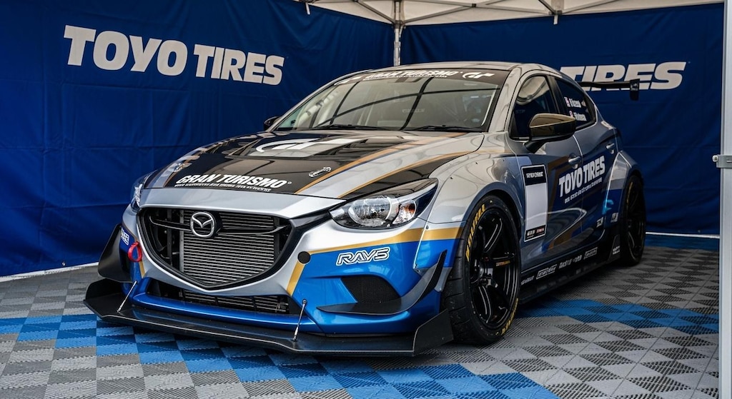 トーヨータイヤマツダ2