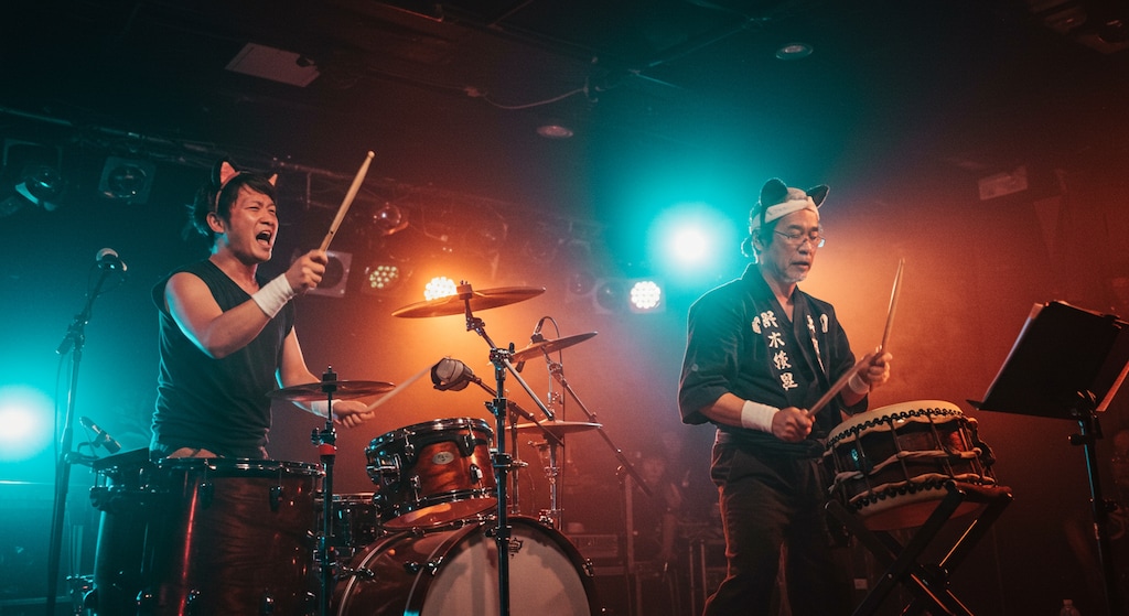 ドラム vs 和太鼓