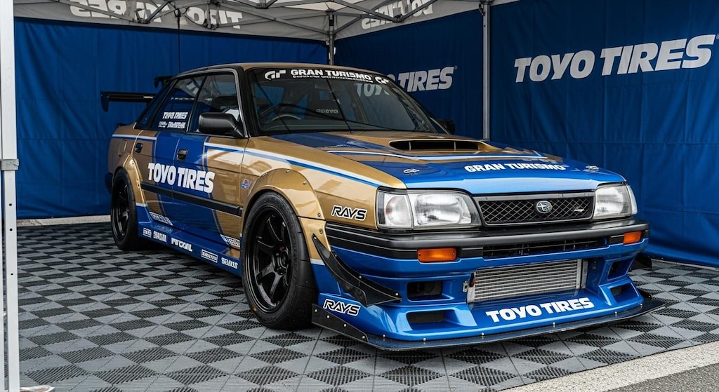 トーヨータイヤレオーネセダン