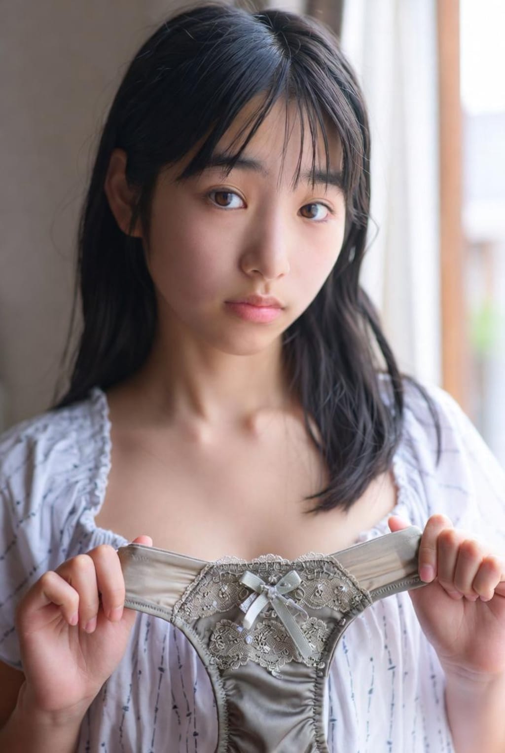 パンティ×見せて