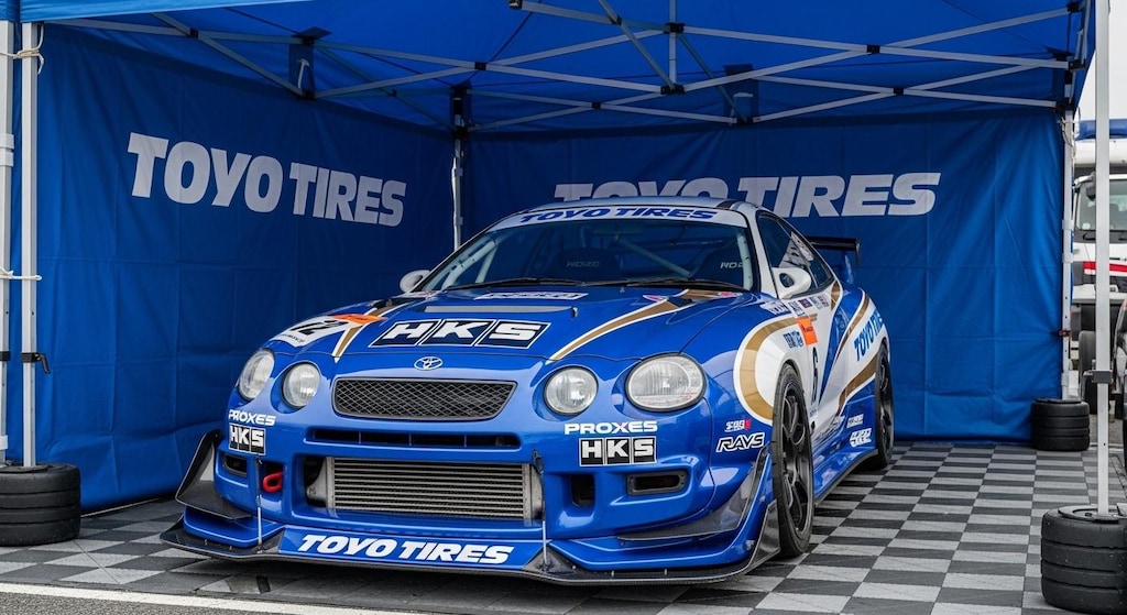 トーヨータイヤST205