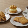 デザートのチョコチップスコーンとシュークリームとラスクと紅茶のセット 2枚目
