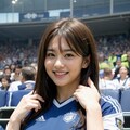 サッカー放送中に写った美女たち 4枚目