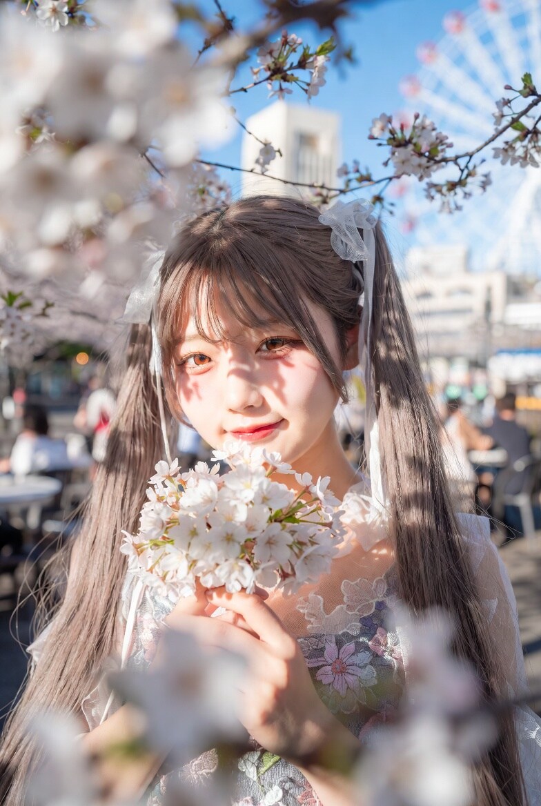 灰ツイさん。桜