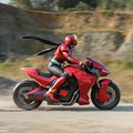 バイクに乗る仮面ライダー 7枚目