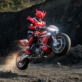 バイクに乗る仮面ライダー 6枚目