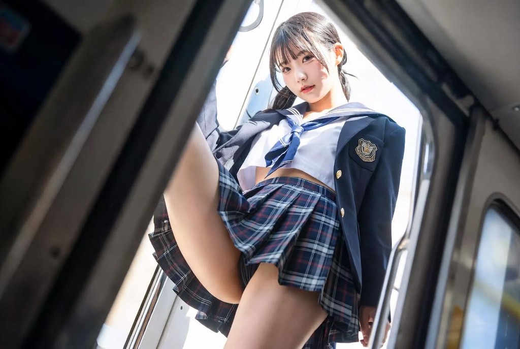 制服パンチはJKの通学
