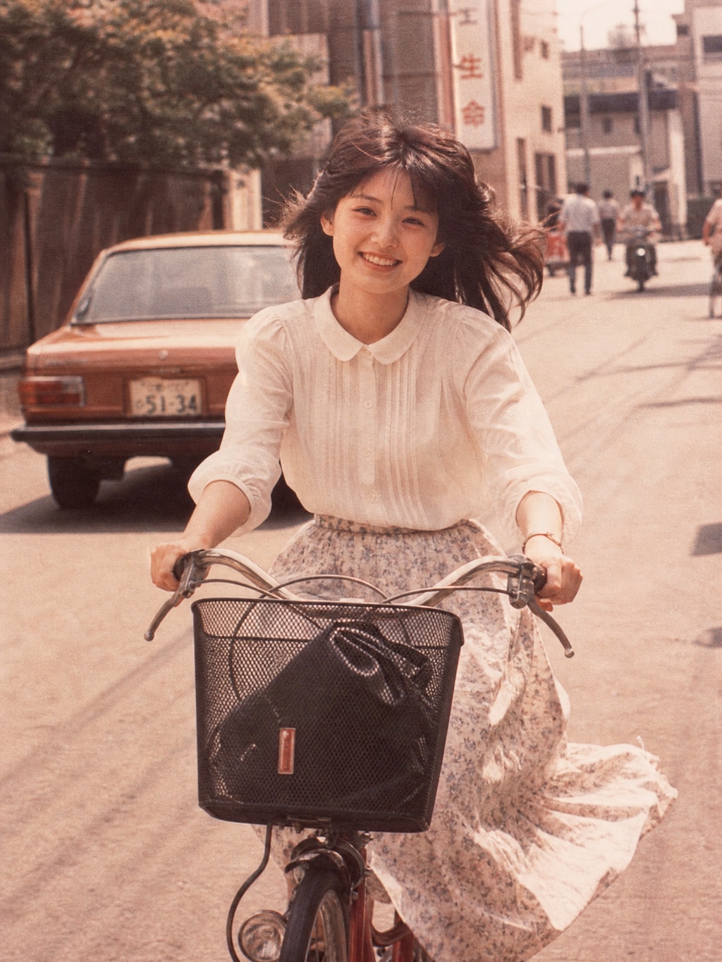 「おっ」と思ったら母さんの若いころの写真だった話
