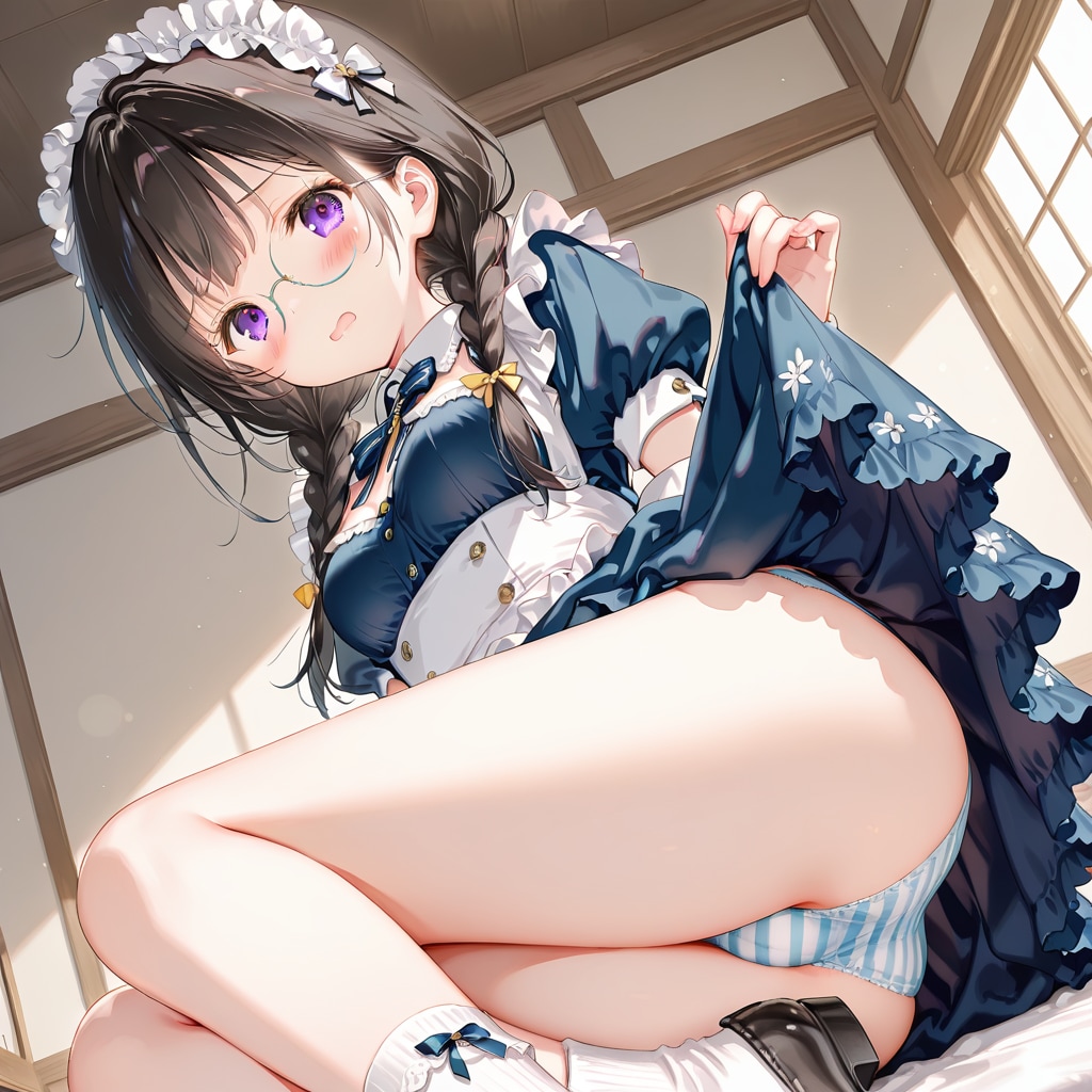 メイド服な丸眼鏡ちゃん