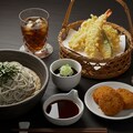 摩訶不思議食堂のざるそばセット天麩羅とコロッケ付き 3枚目