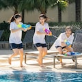 水鉄砲（プールサイド） 5枚目