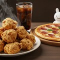 摩訶不思議食堂の唐揚げとピザのセット 2枚目